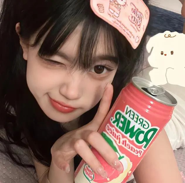 沙滩上的夏娃